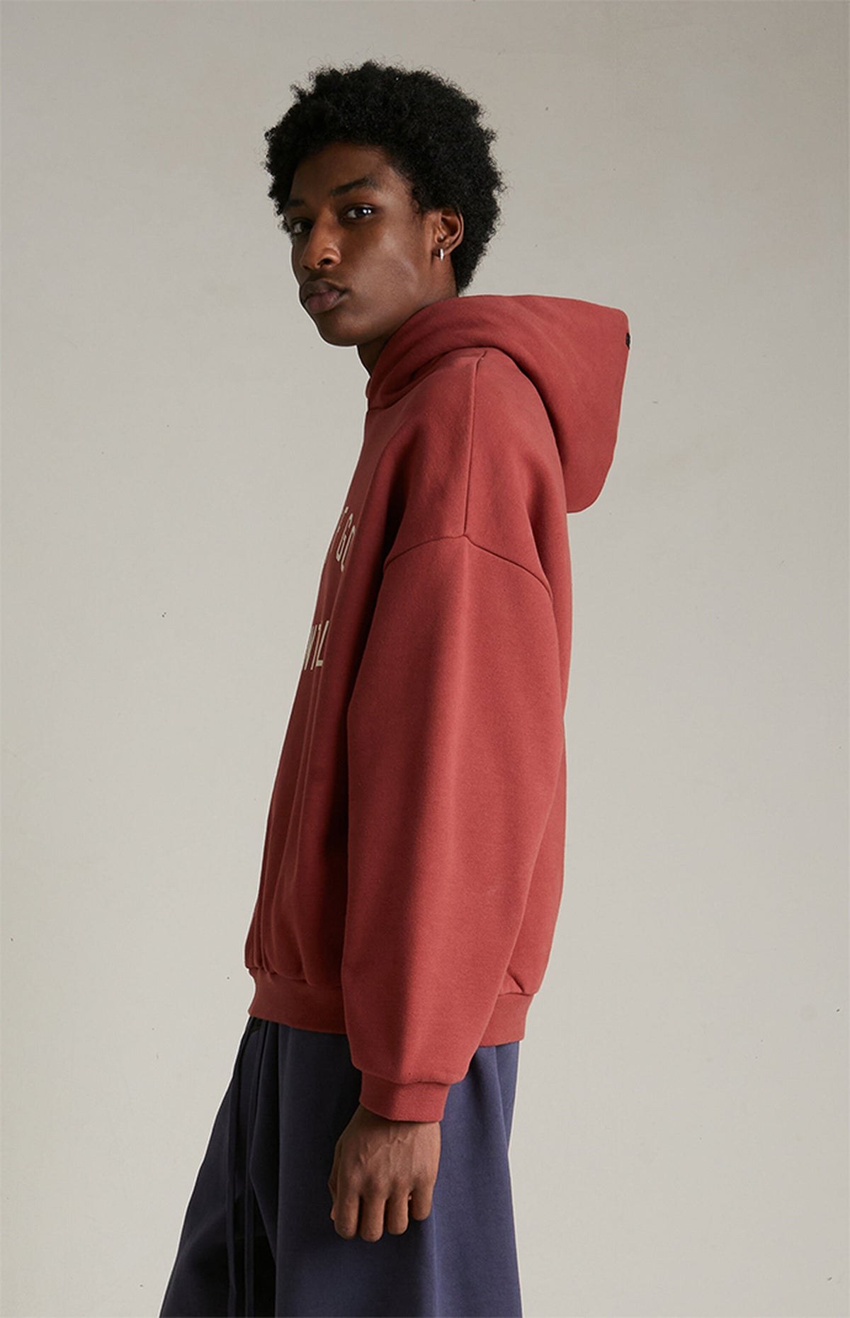 Essentials Hoodie “Crimson” (FW24) – תמונה 3