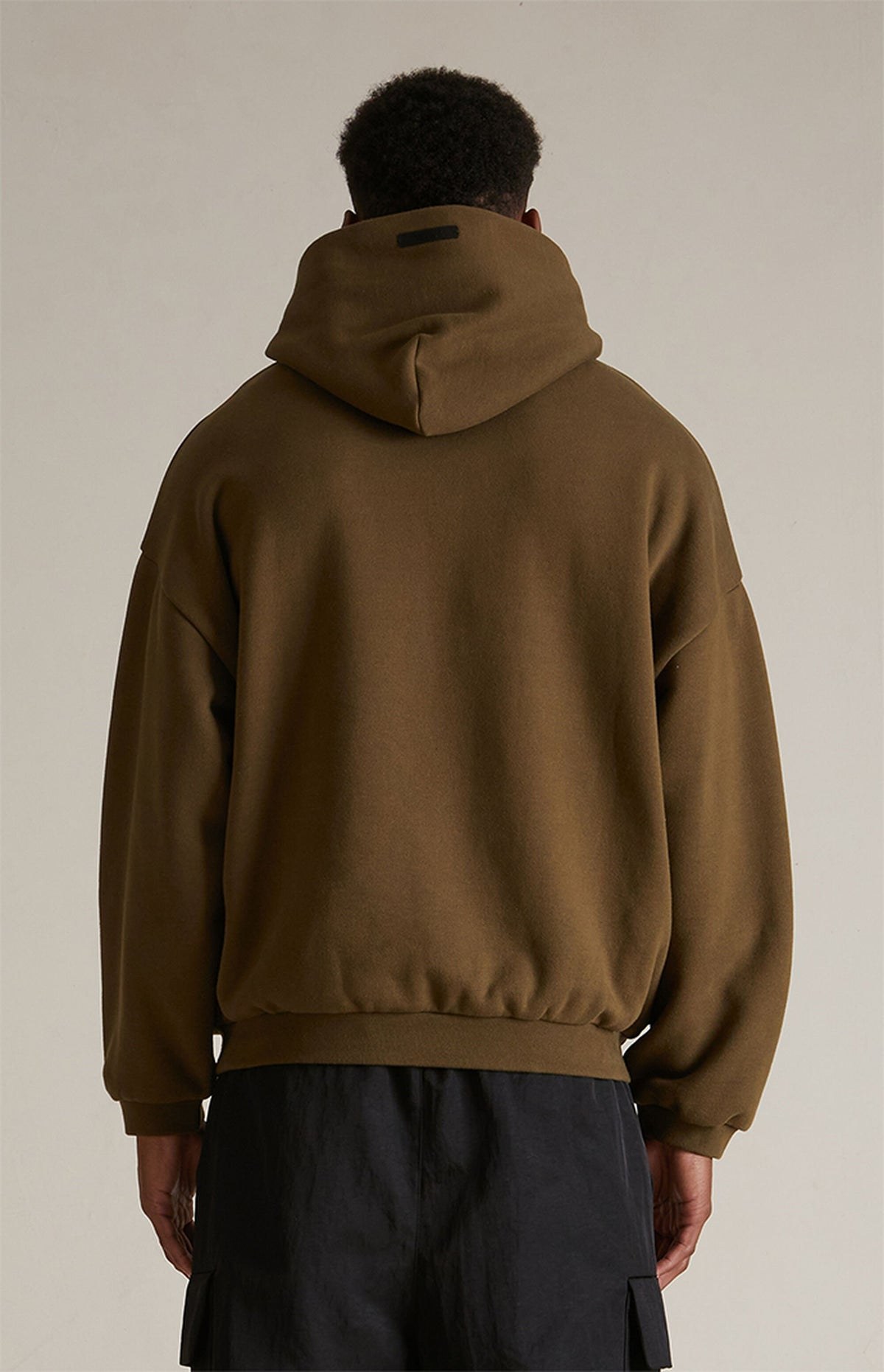 Essentials Hoodie “Olive” (FW24) – תמונה 5