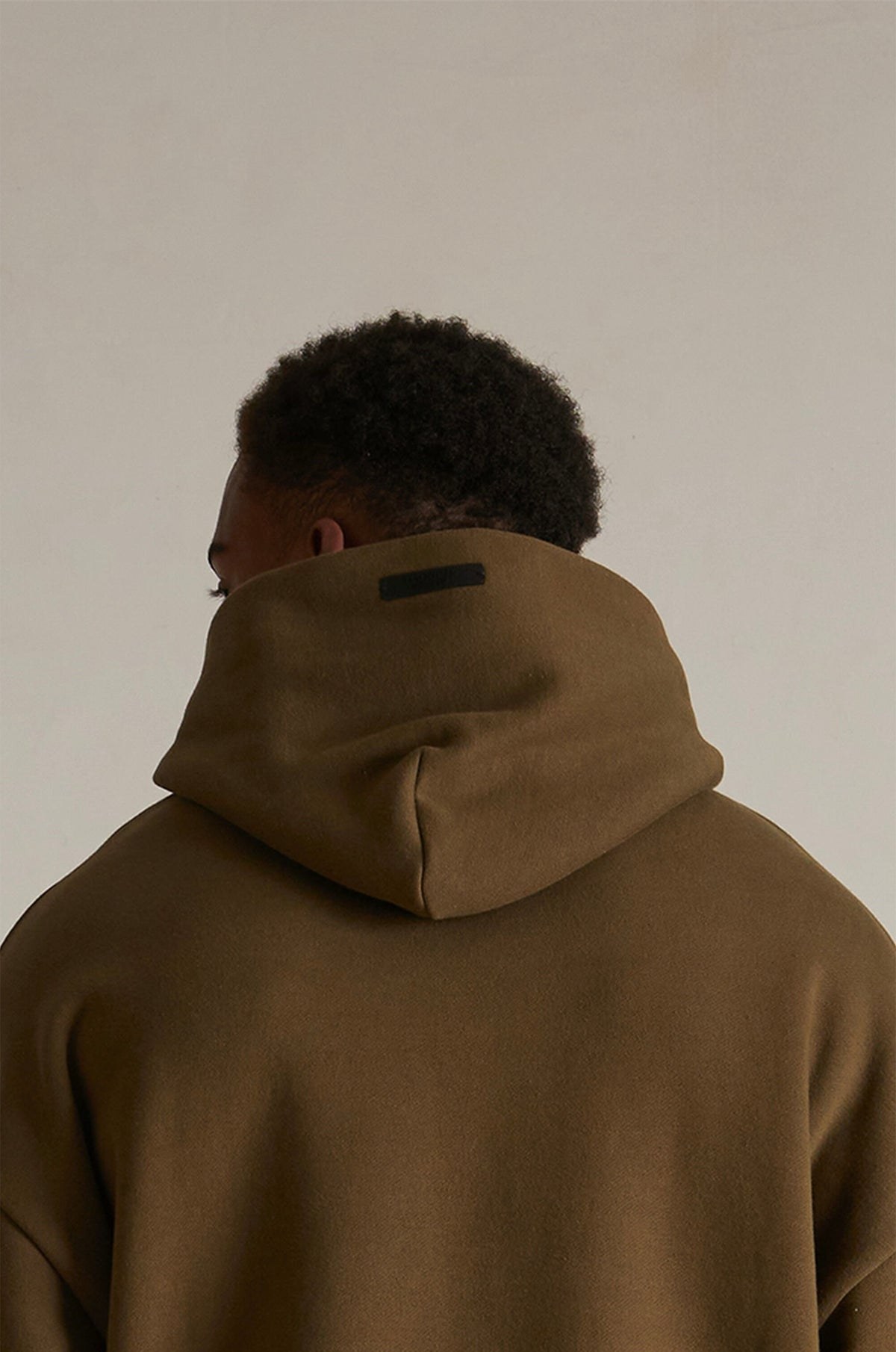 Essentials Hoodie “Olive” (FW24) – תמונה 6