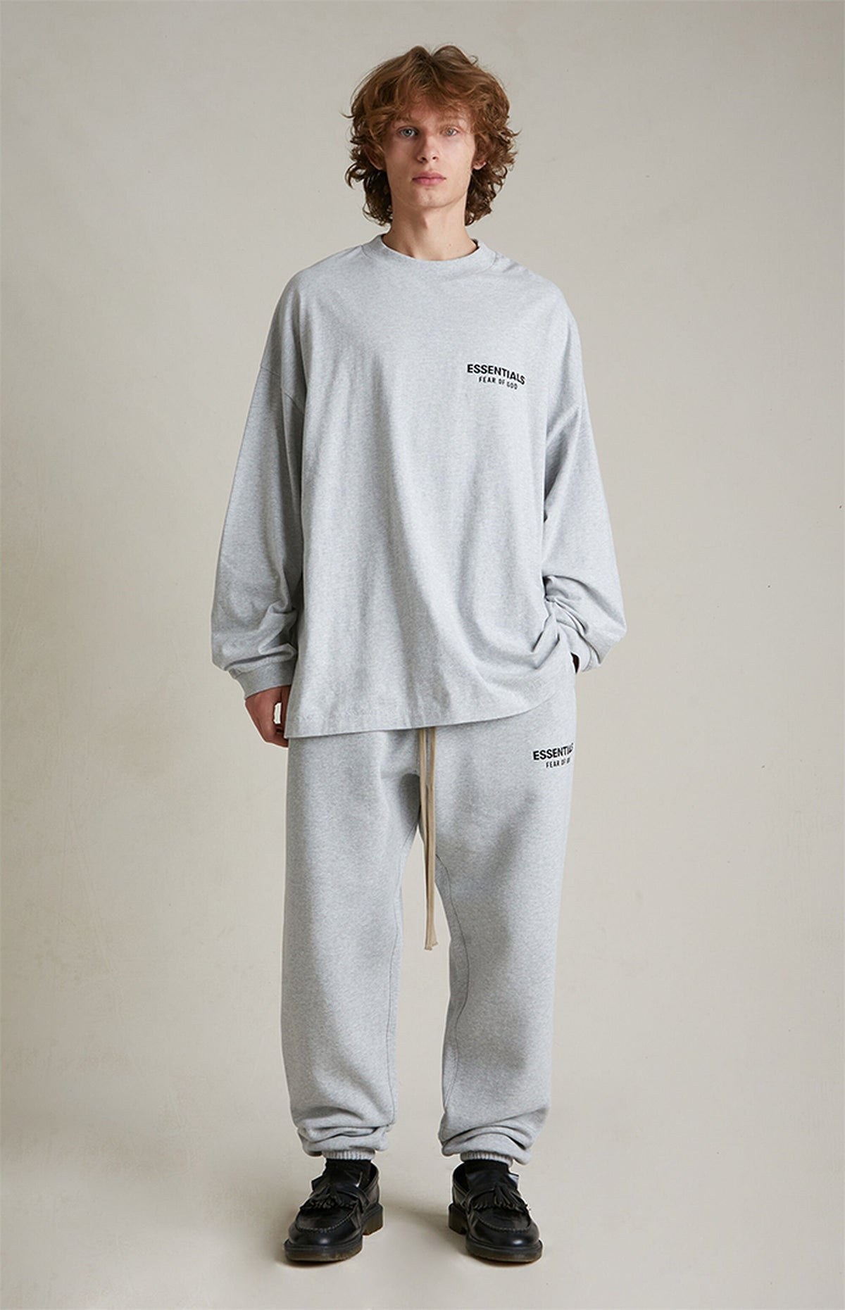 Essentials Sweatpants “Light Heather Gray” (FW24) – תמונה 5