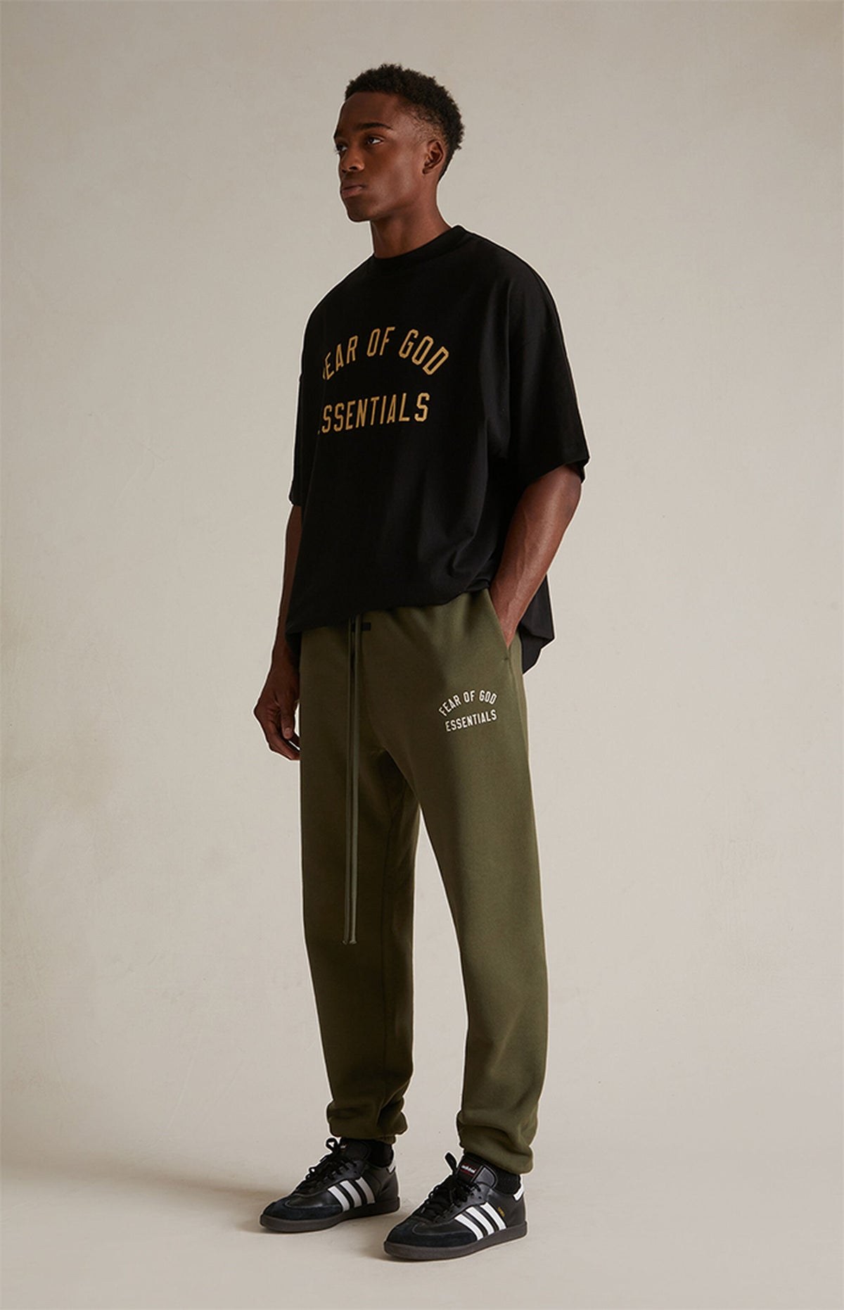 Essentials Sweatpants “Military” (FW24) – תמונה 2