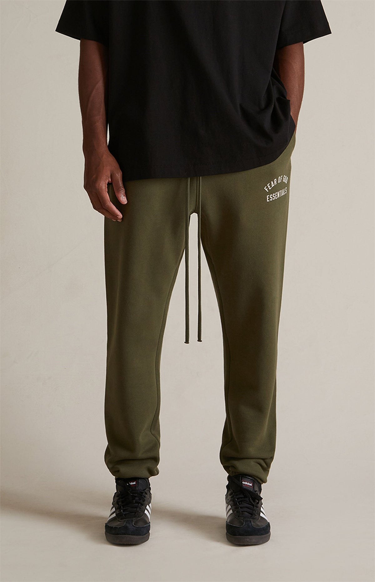 Essentials Sweatpants “Military” (FW24) – תמונה 3
