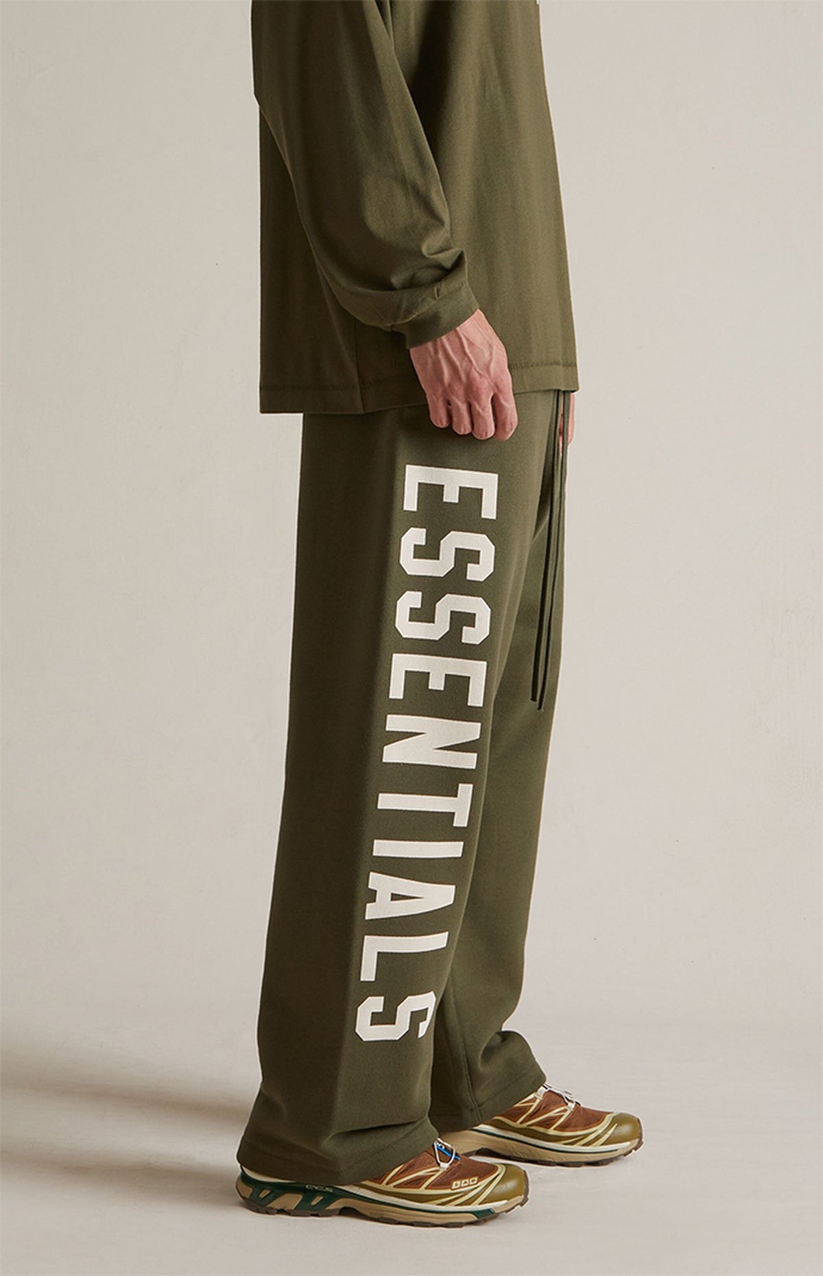 Essentials Sweatpants Relaxed “Military” (FW24) – תמונה 3
