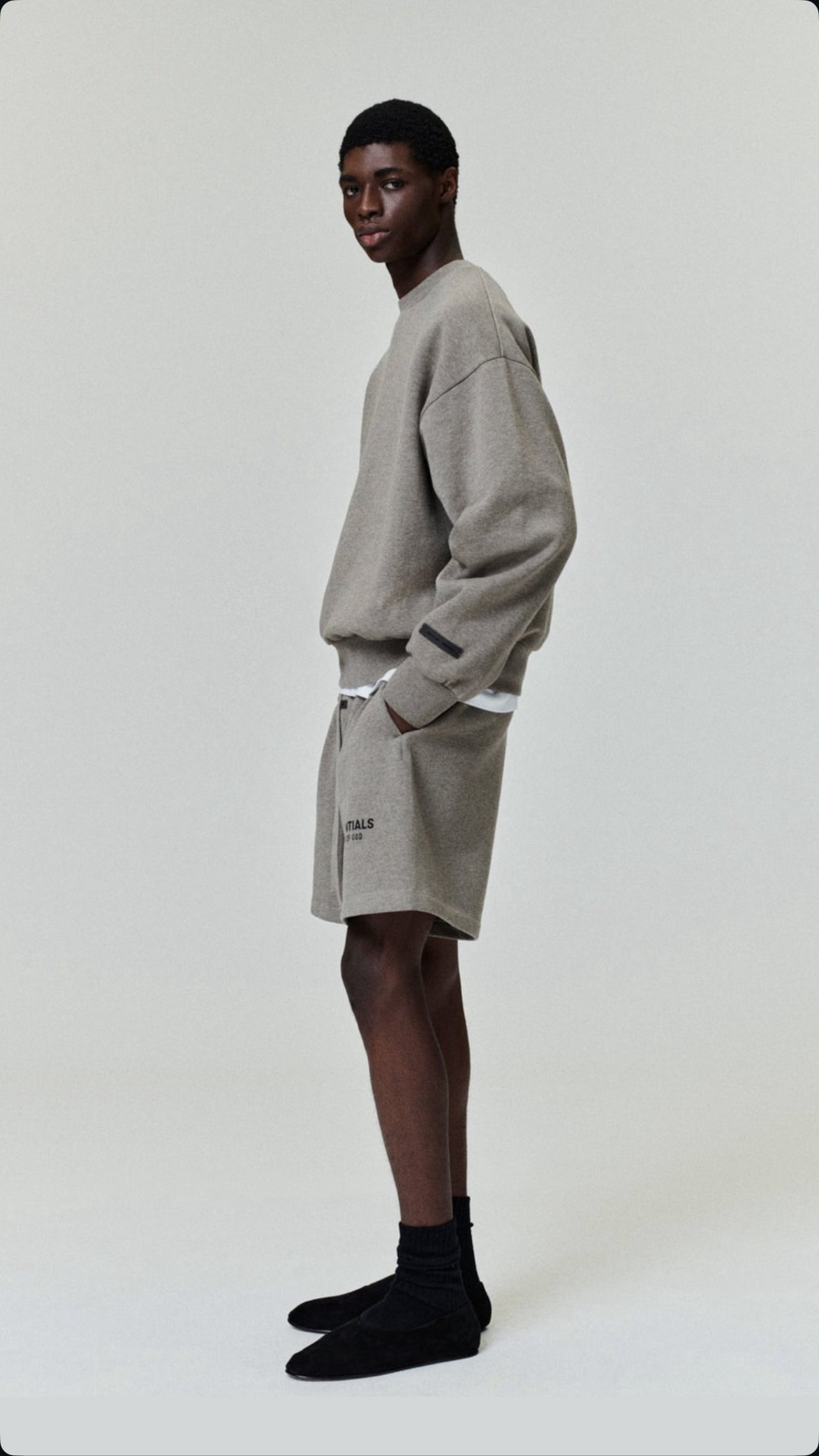 ESSENTIALS CREWNECK