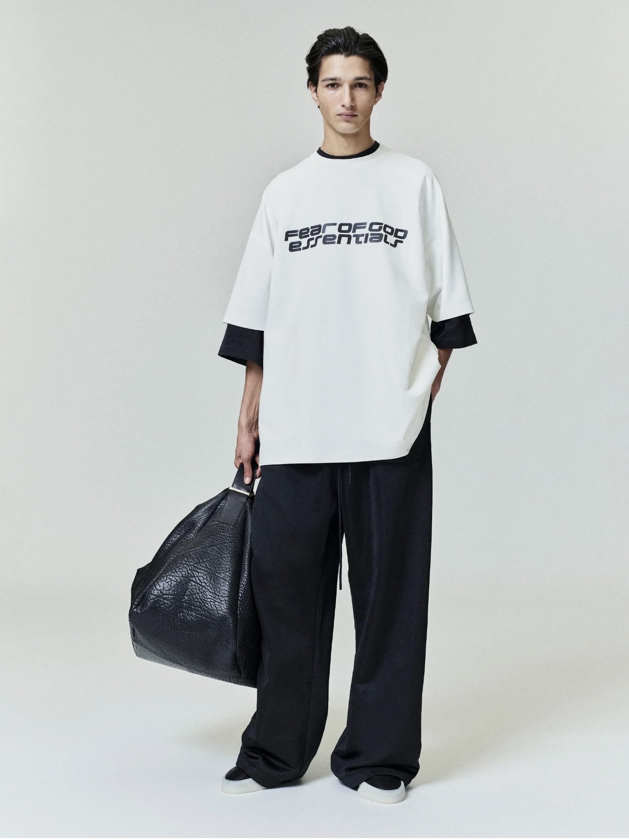ESSENTIALS TEE