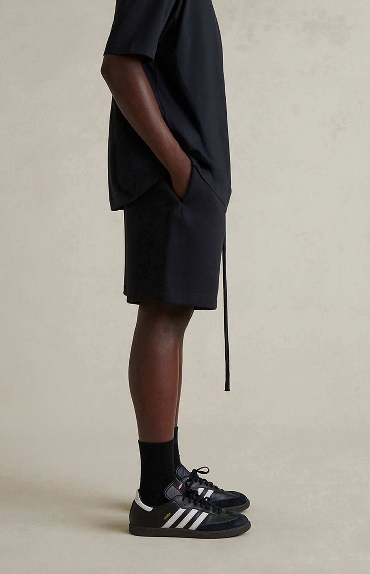 Essentials Shorts “Jet Black” (FW25) – תמונה 3